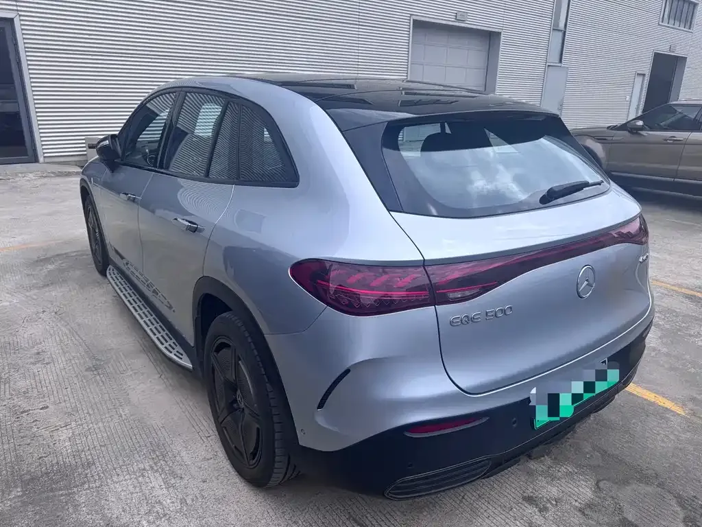 Mercedes-Benz EQE SUV — фото 3