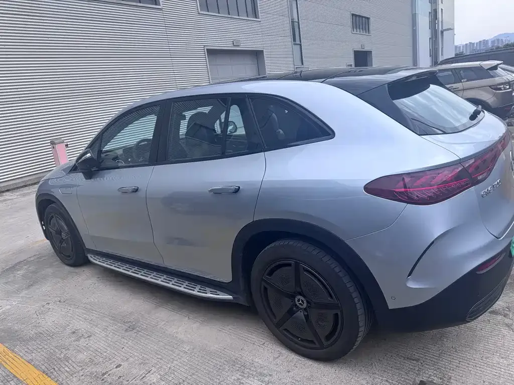 Mercedes-Benz EQE SUV — фото 8