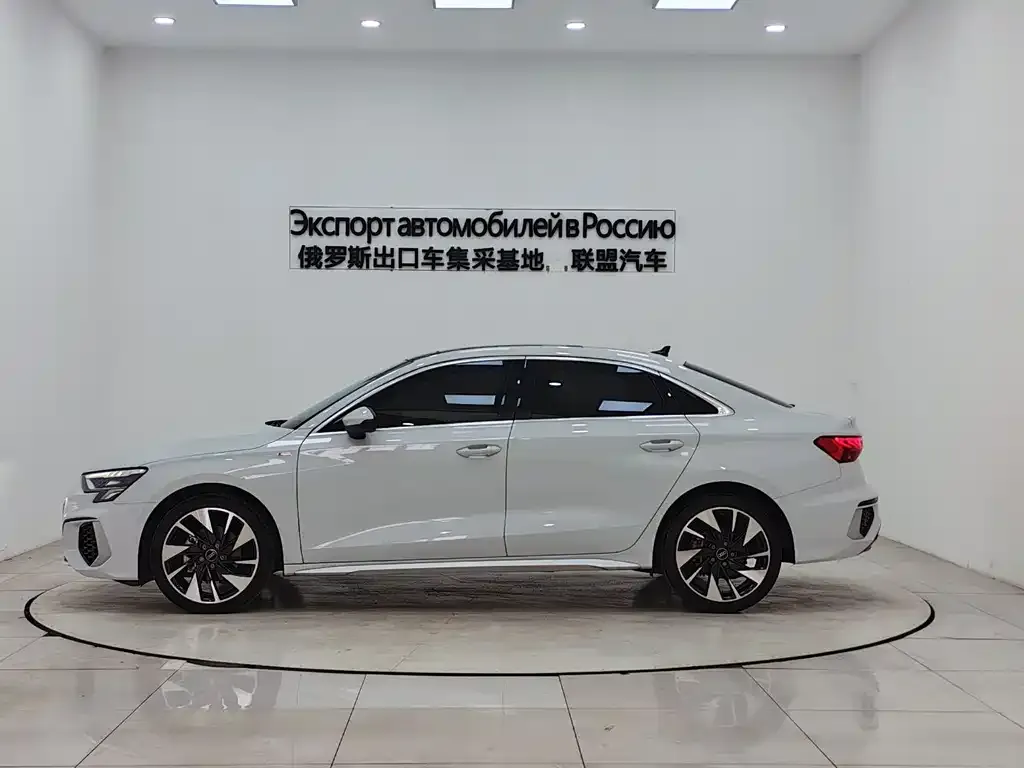 Audi A3 2023 из CN, фото 7