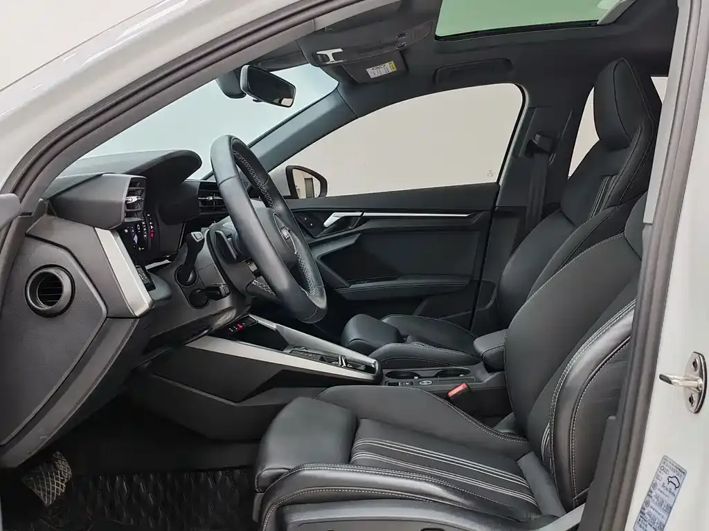 Audi A3 2023 из CN, фото 9