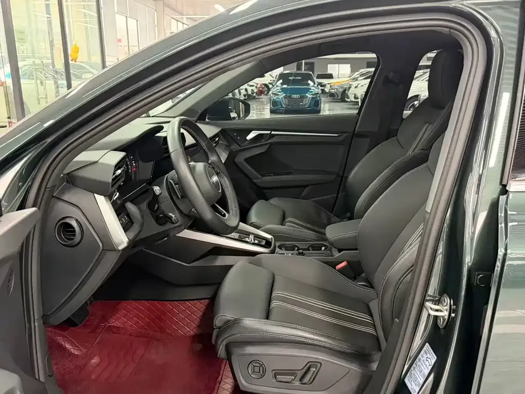 Audi A3 2023 из CN, фото 6