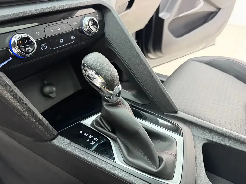 Chevrolet Volando 2023 из CN, фото 7