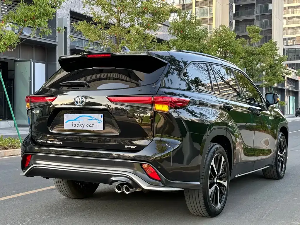 Toyota Crown Kluger 2022 из CN, фото 8
