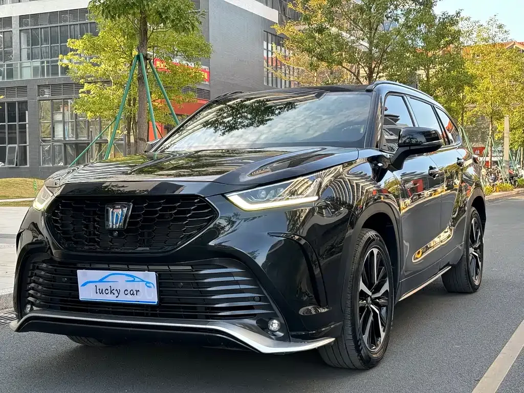 Toyota Crown Kluger 2022 из CN, фото 6