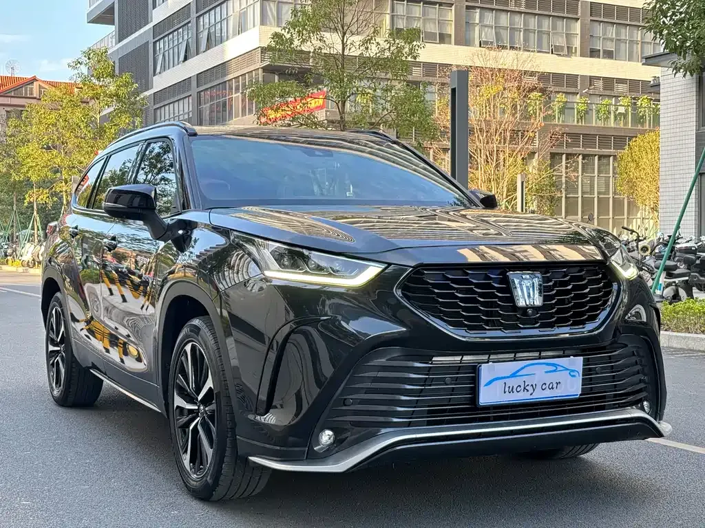 Toyota Crown Kluger 2022 из CN, фото 10