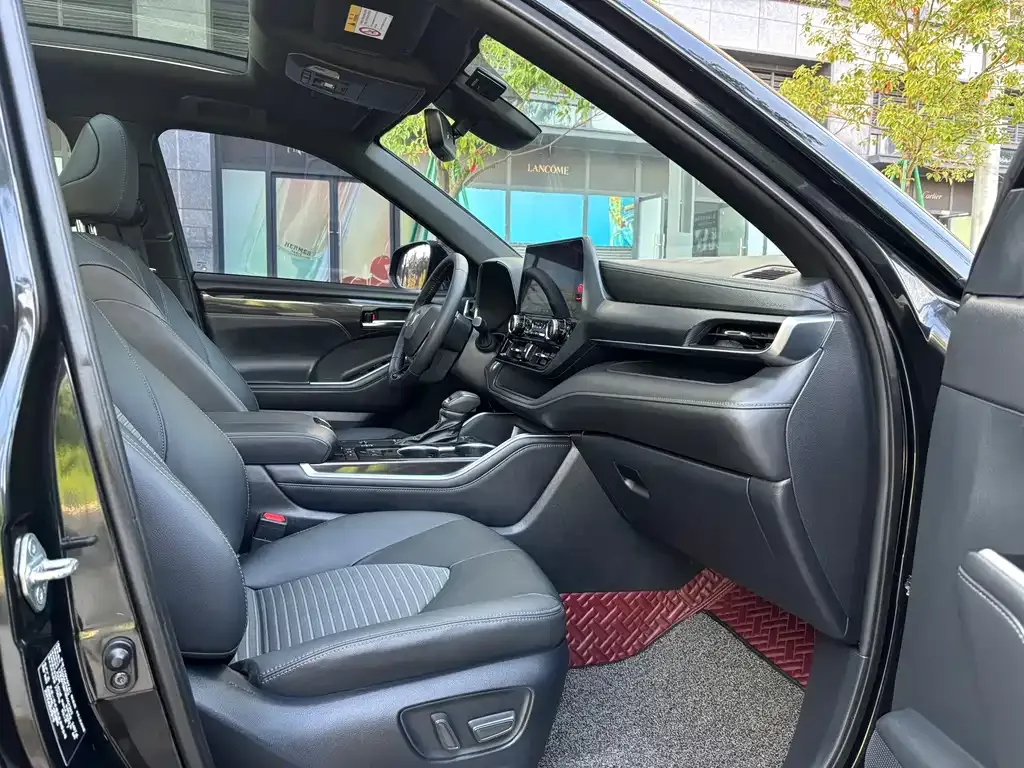 Toyota Crown Kluger 2022 из CN, фото 5