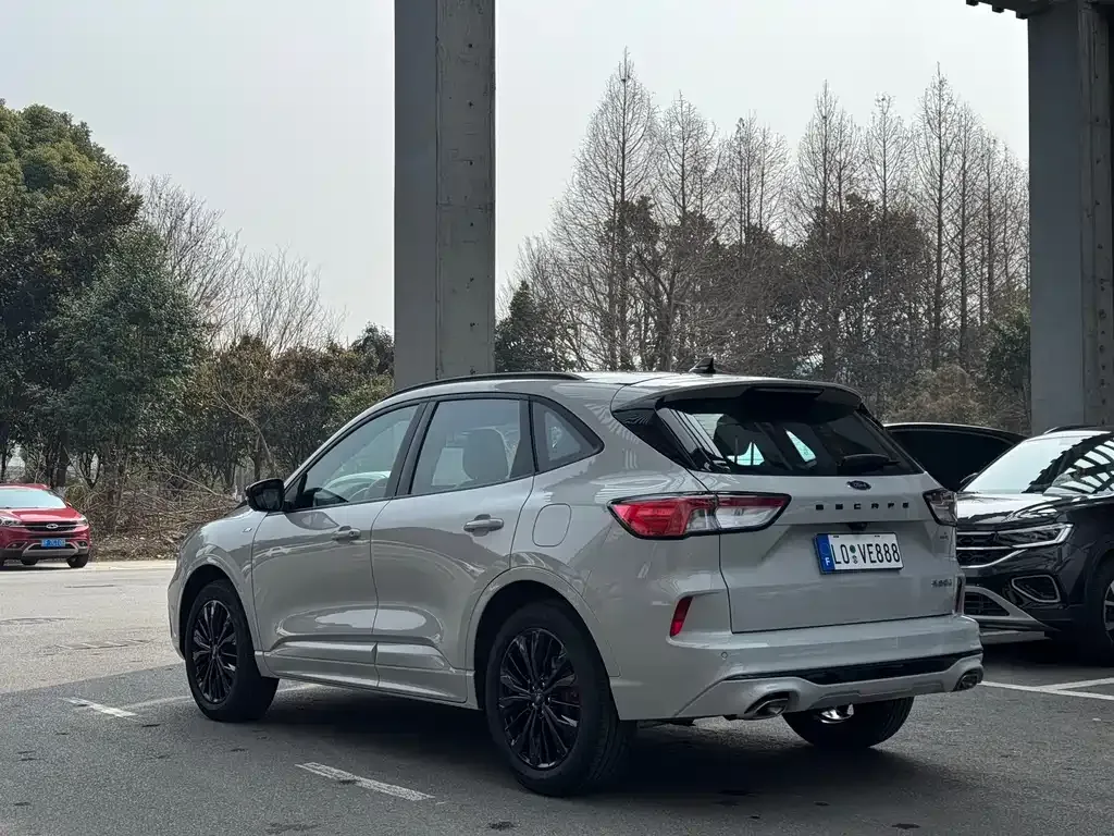 Ford Escape 2023 из CN, фото 7