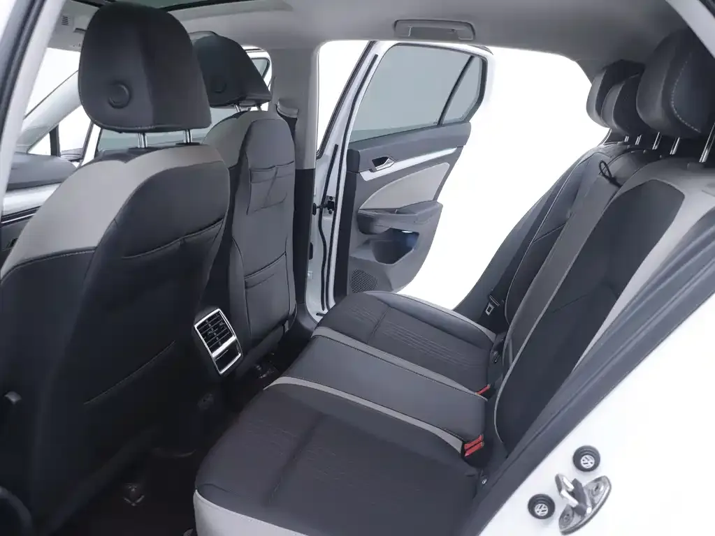 Volkswagen Golf 2022 из CN, фото 6