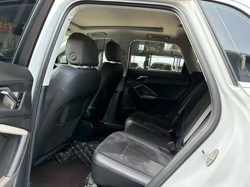 Audi Q3 2021 из CN, фото 4