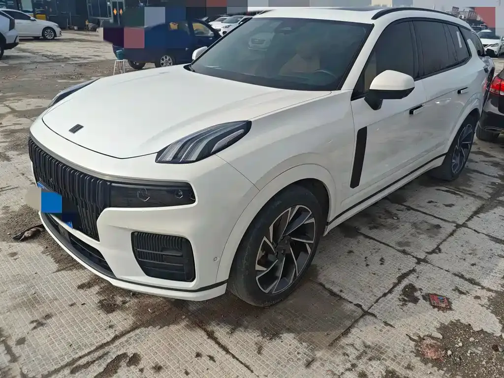 Lynk & Co 09