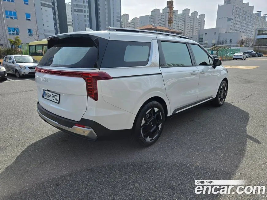Kia Carnival — фото 10