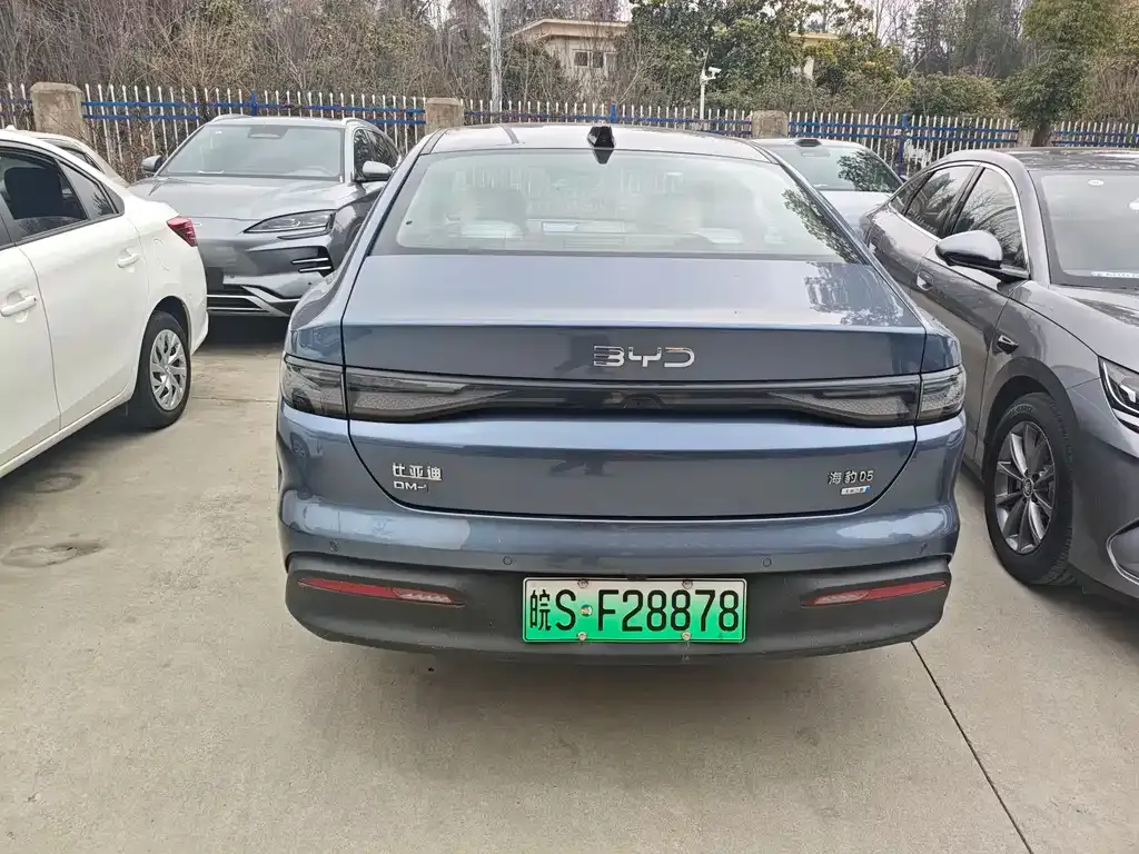 BYD Seal 05 DM-i — фото 8
