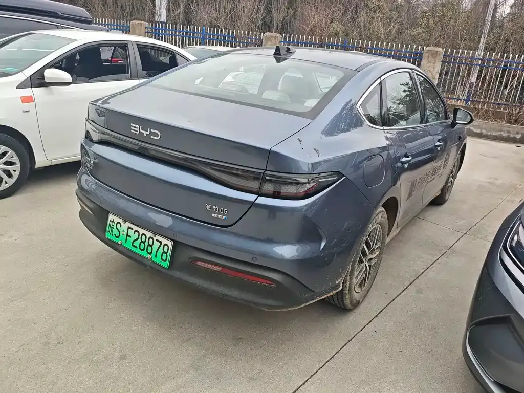 BYD Seal 05 DM-i — фото 7