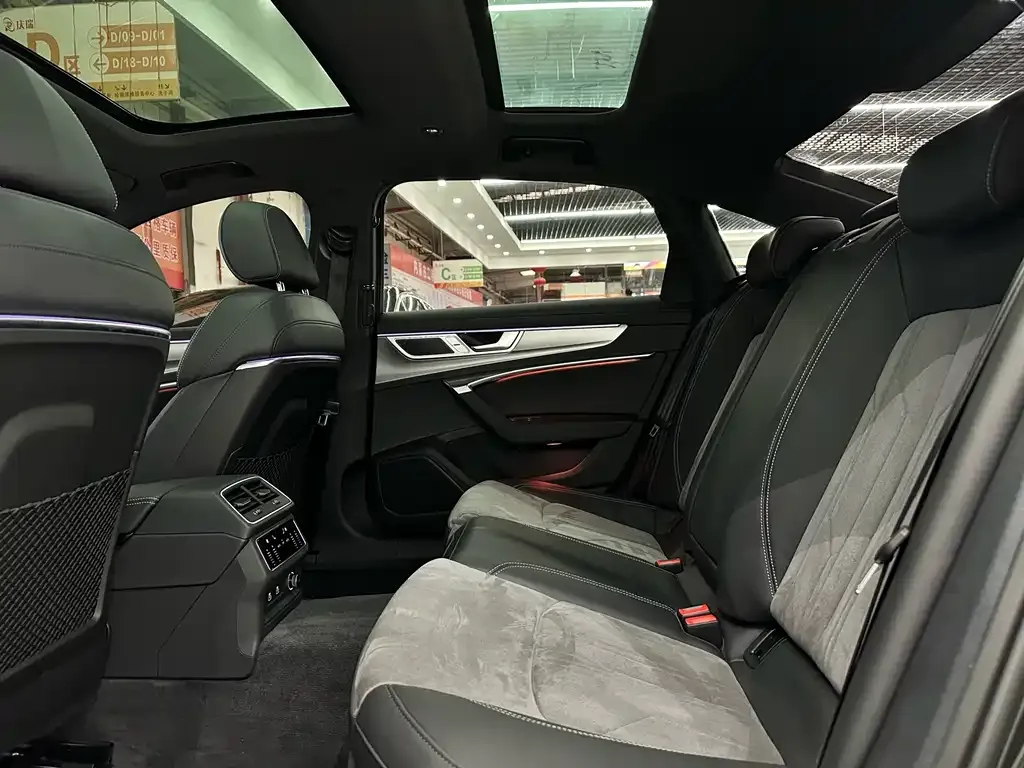 Audi A6L 2024 из CN, фото 10