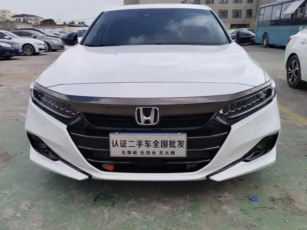 Honda Accord — фото 1