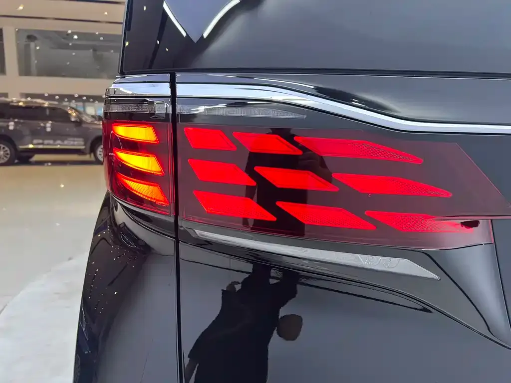 Toyota Alphard 2024 из CN, фото 8