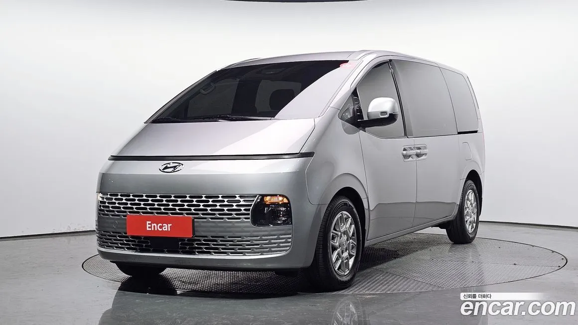 Hyundai Staria — фото 1