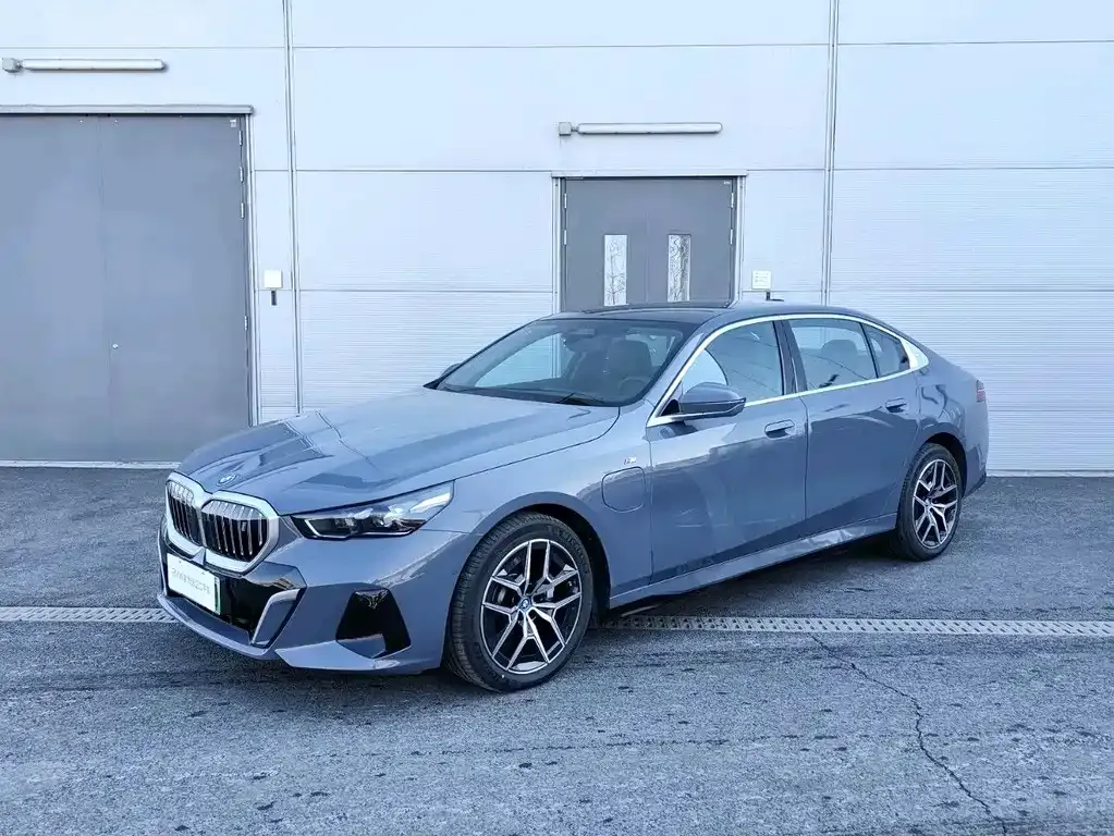 BMW i5 — фото 1