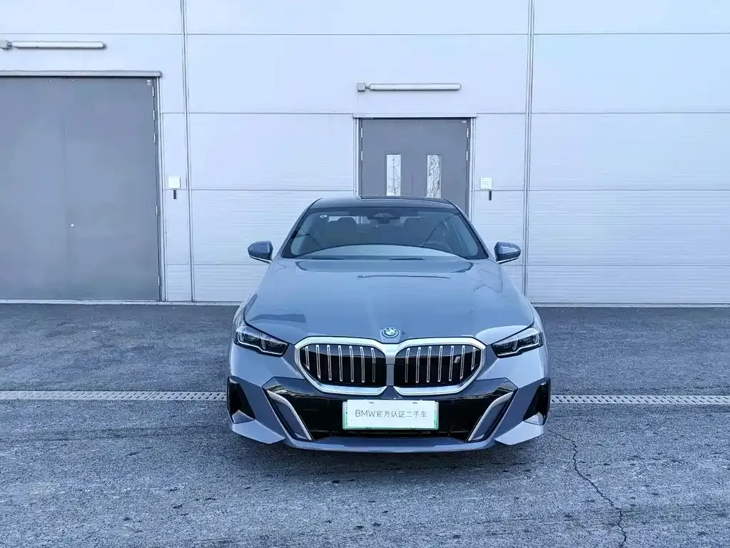 BMW i5 — фото 9