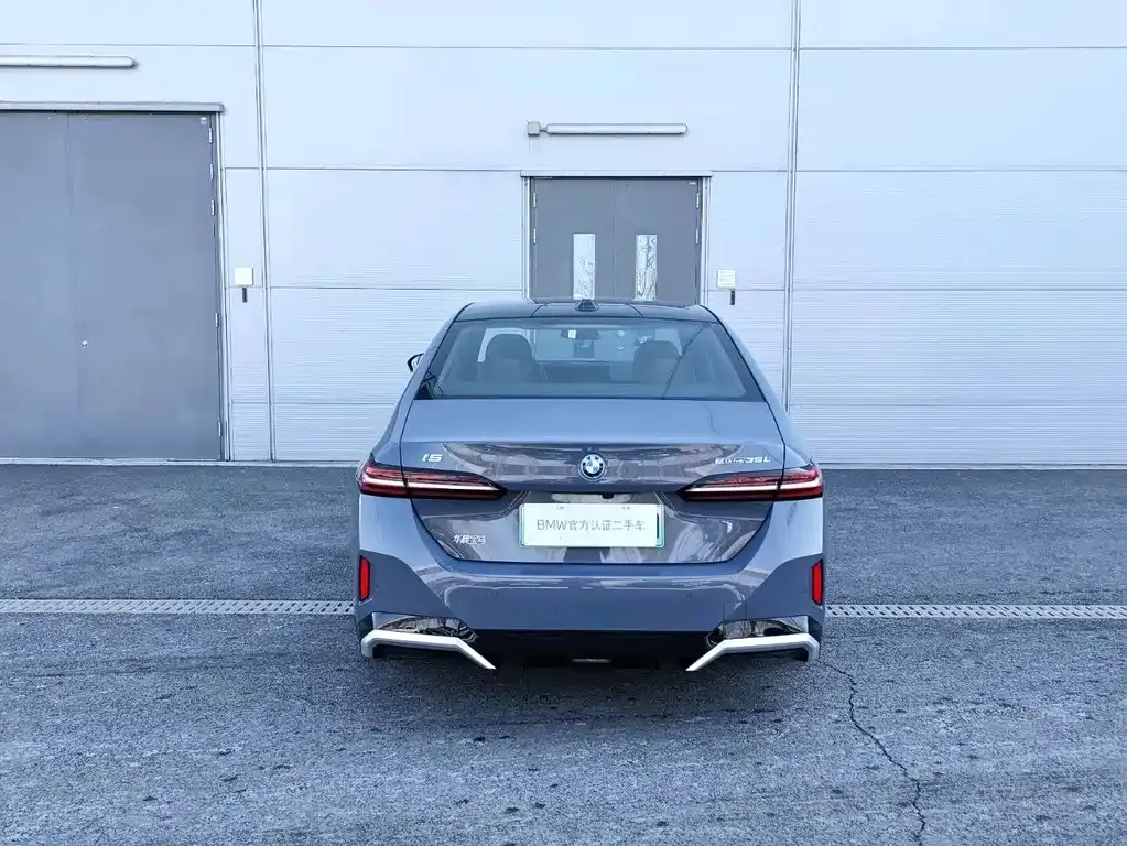 BMW i5 — фото 2