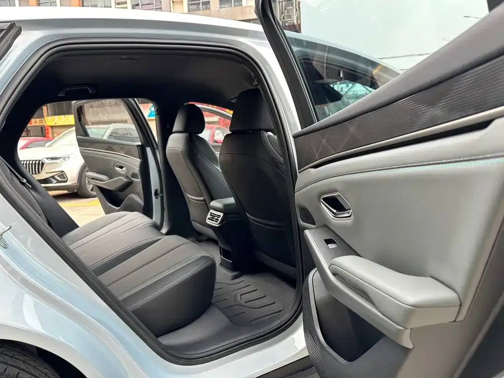BYD Qin L 2025 из CN, фото 4