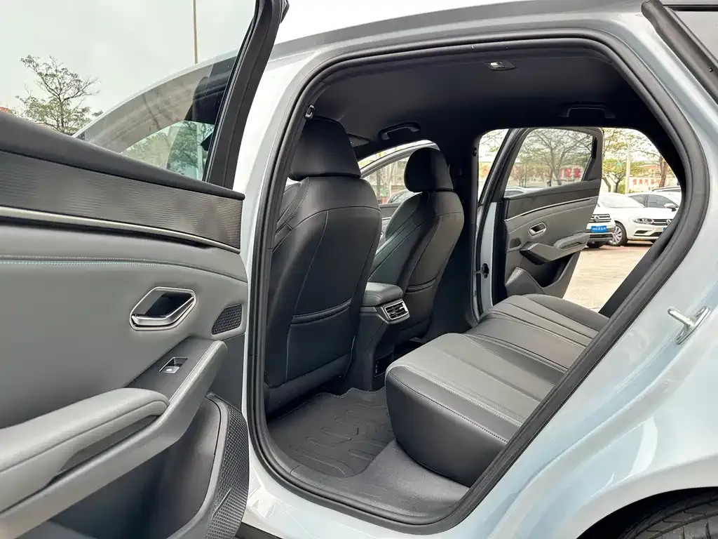 BYD Qin L 2025 из CN, фото 2