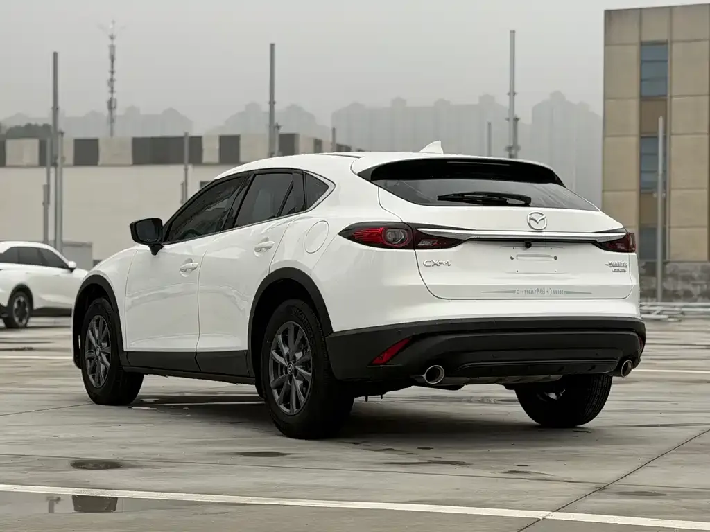 Mazda CX-4 2023 из CN, фото 10