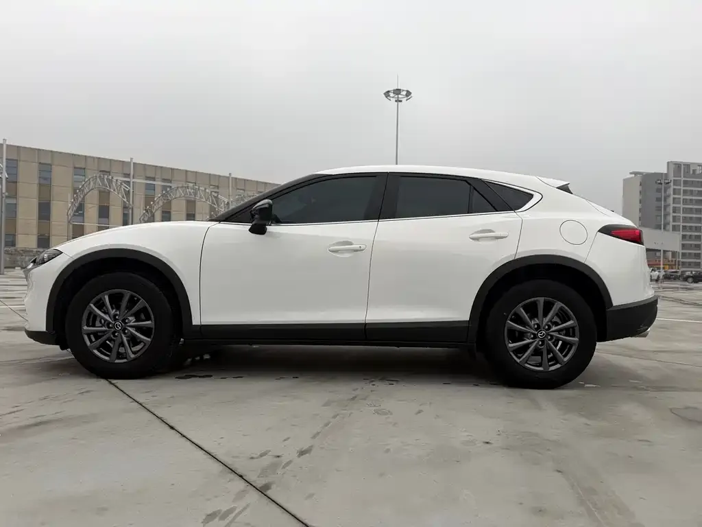 Mazda CX-4 2023 из CN, фото 5