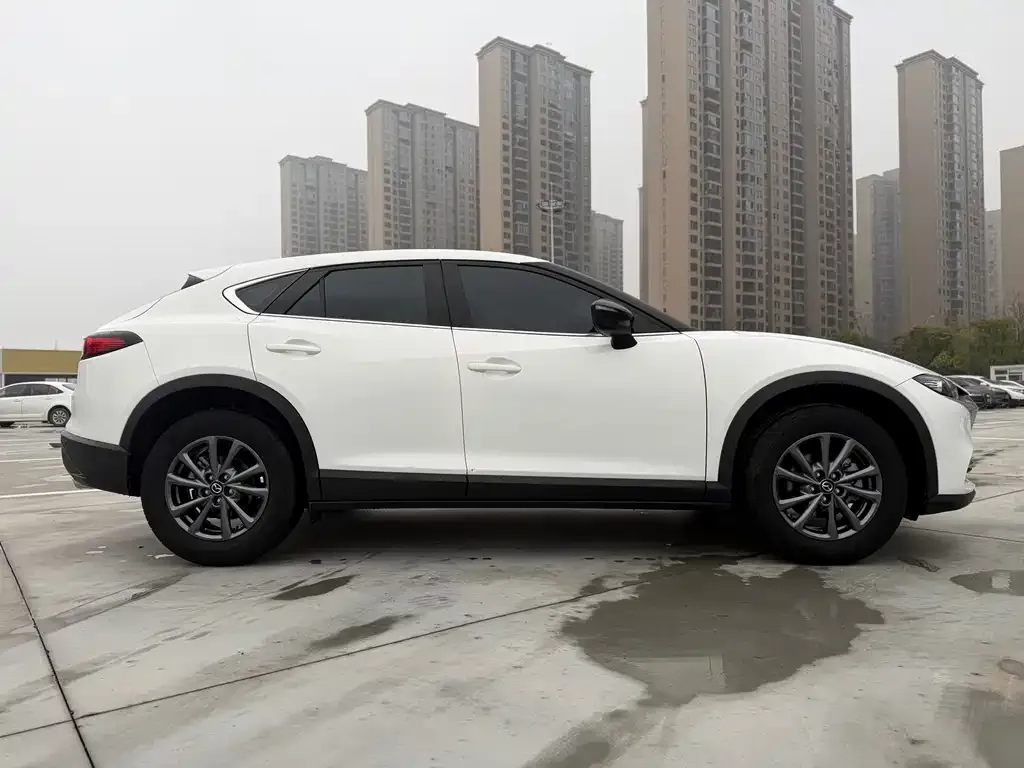 Mazda CX-4 2023 из CN, фото 2