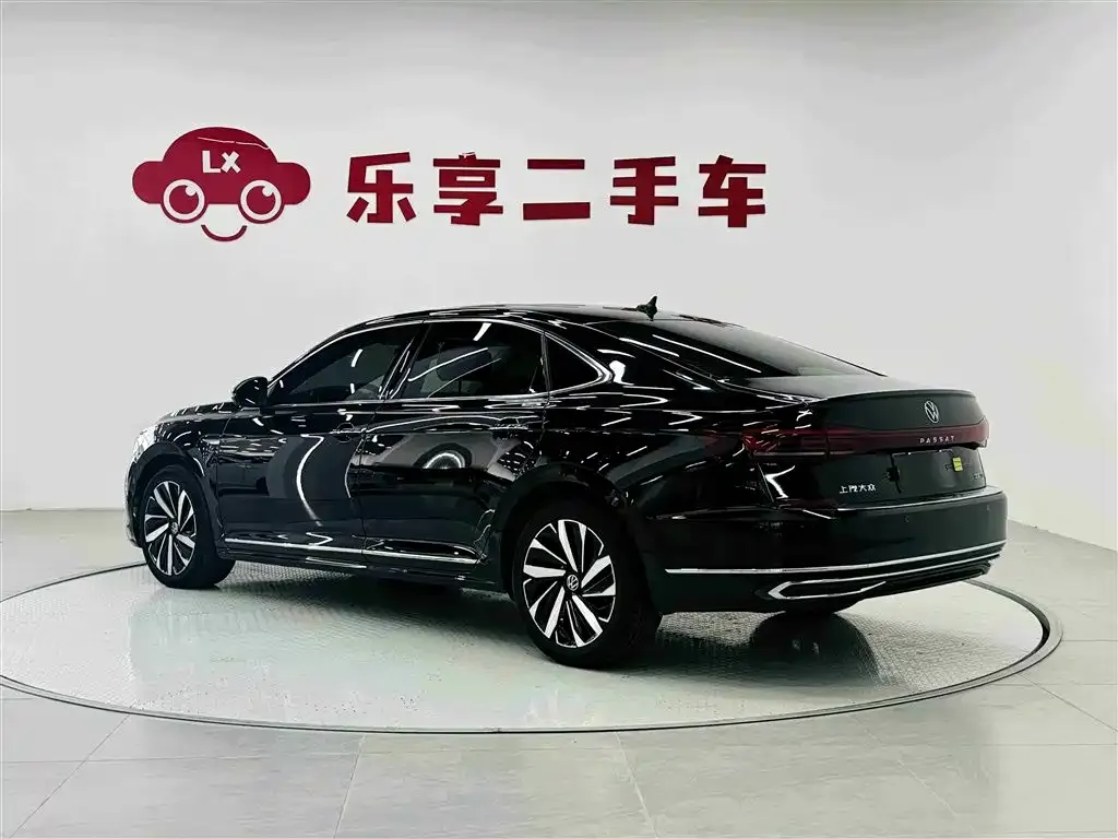 Volkswagen Passat — фото 8