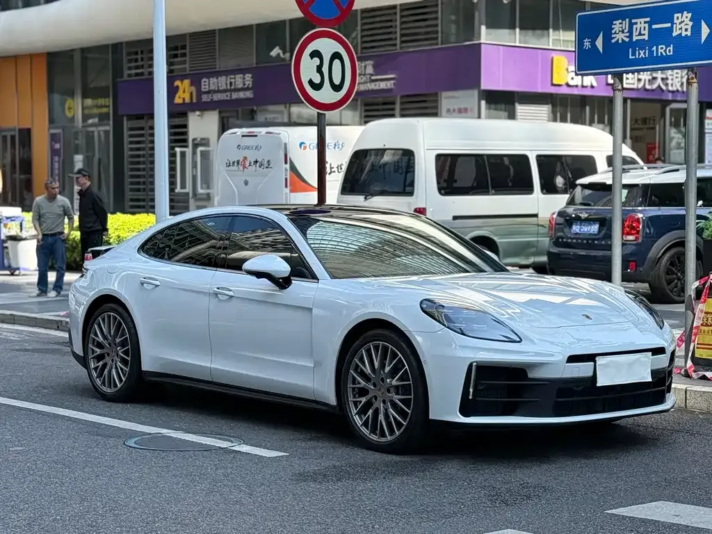 Porsche Panamera 2025 из CN, фото 3