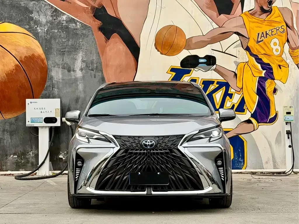 Toyota Sienna 2023 из CN, фото 7