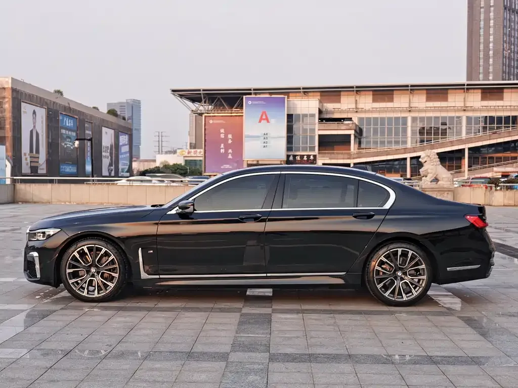 BMW 7 Series — фото 5