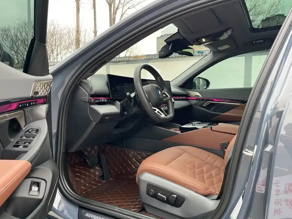 BMW 5 Series 2024 из CN, фото 6