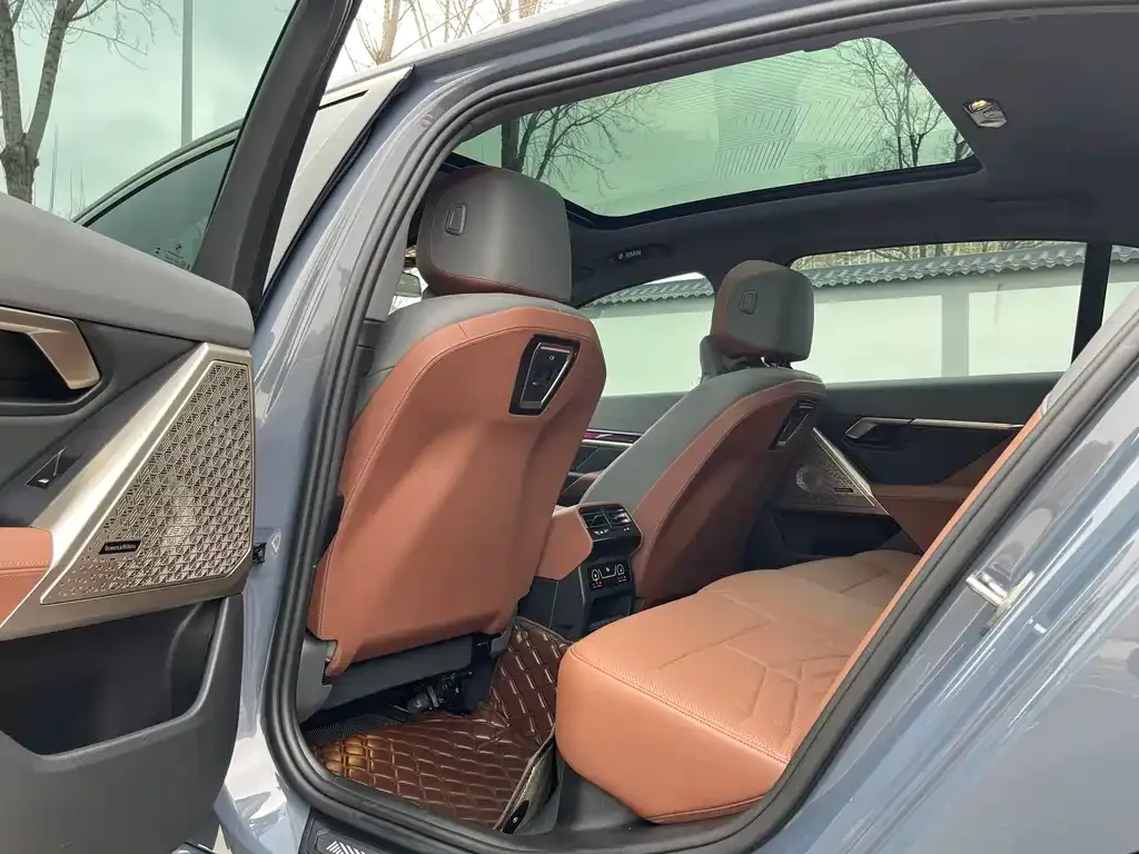 BMW 5 Series 2024 из CN, фото 4