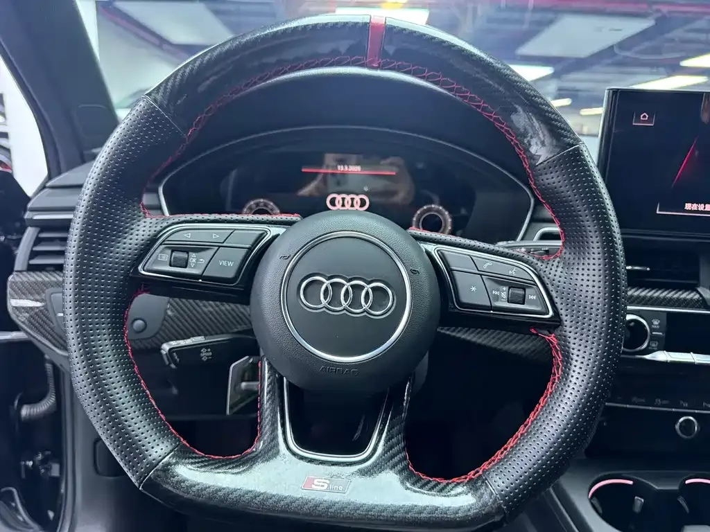 Audi A4L 2021 из CN, фото 9
