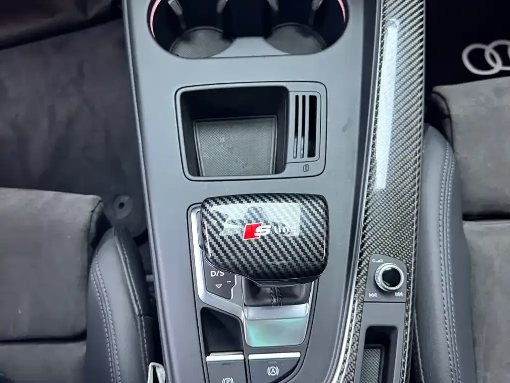 Audi A4L 2021 из CN, фото 4
