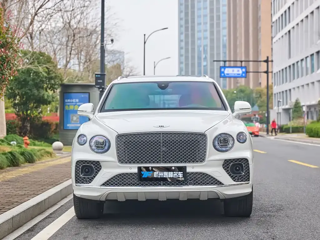 Bentley Bentayga 2022 из CN, фото 6