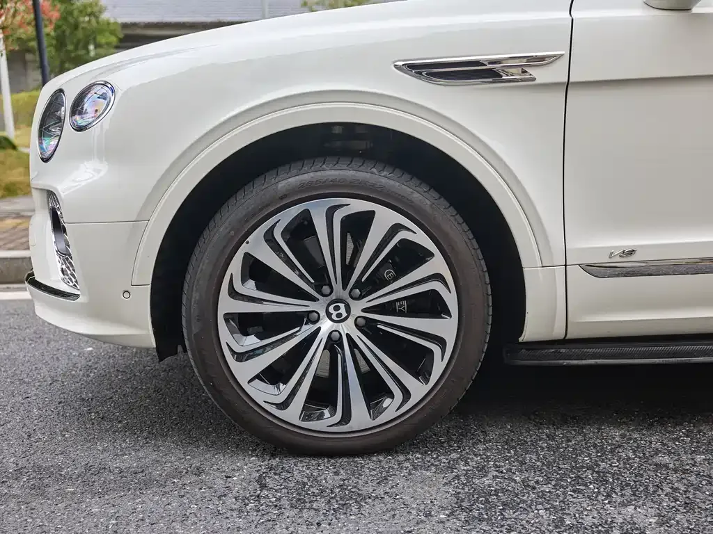 Bentley Bentayga 2022 из CN, фото 7