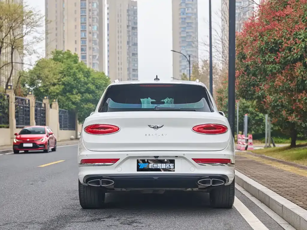 Bentley Bentayga 2022 из CN, фото 5