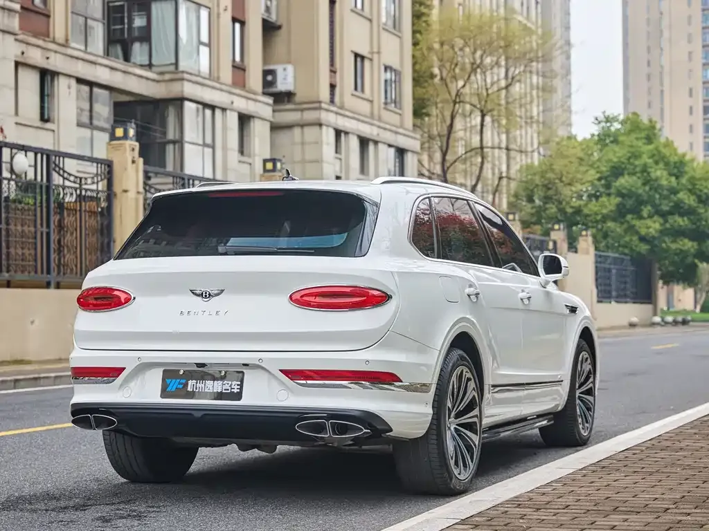 Bentley Bentayga 2022 из CN, фото 3