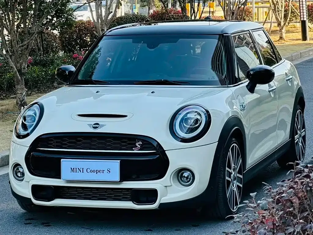 MINI Cooper (3-door) 2021 из CN, фото 1