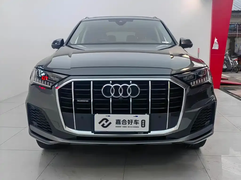 Audi Q7 2023 из CN, фото 2