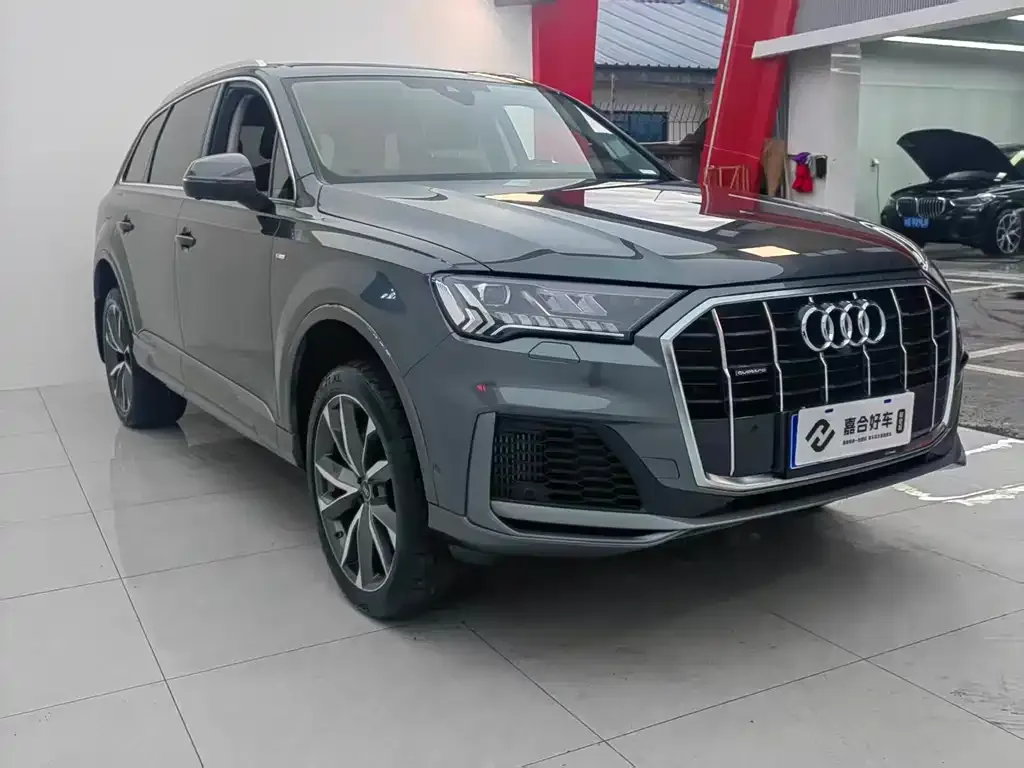 Audi Q7 2023 из CN, фото 5