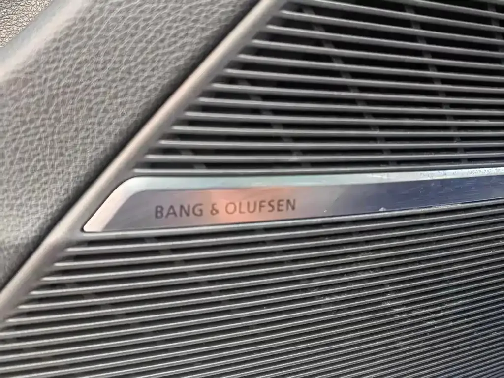 Audi Q7 2023 из CN, фото 8