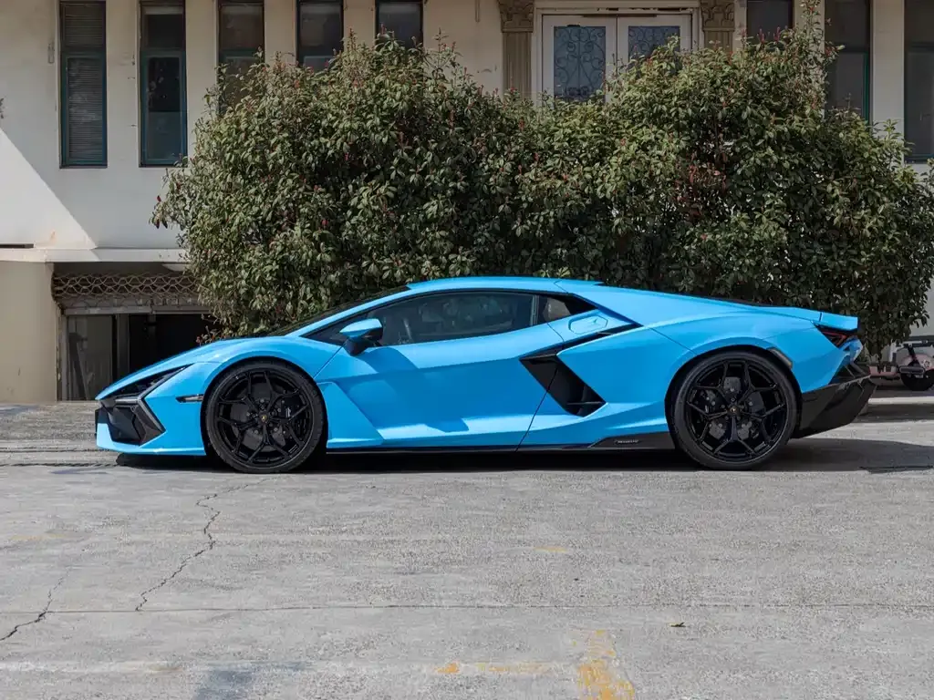 Lamborghini Revuelto 2025 из CN, фото 8