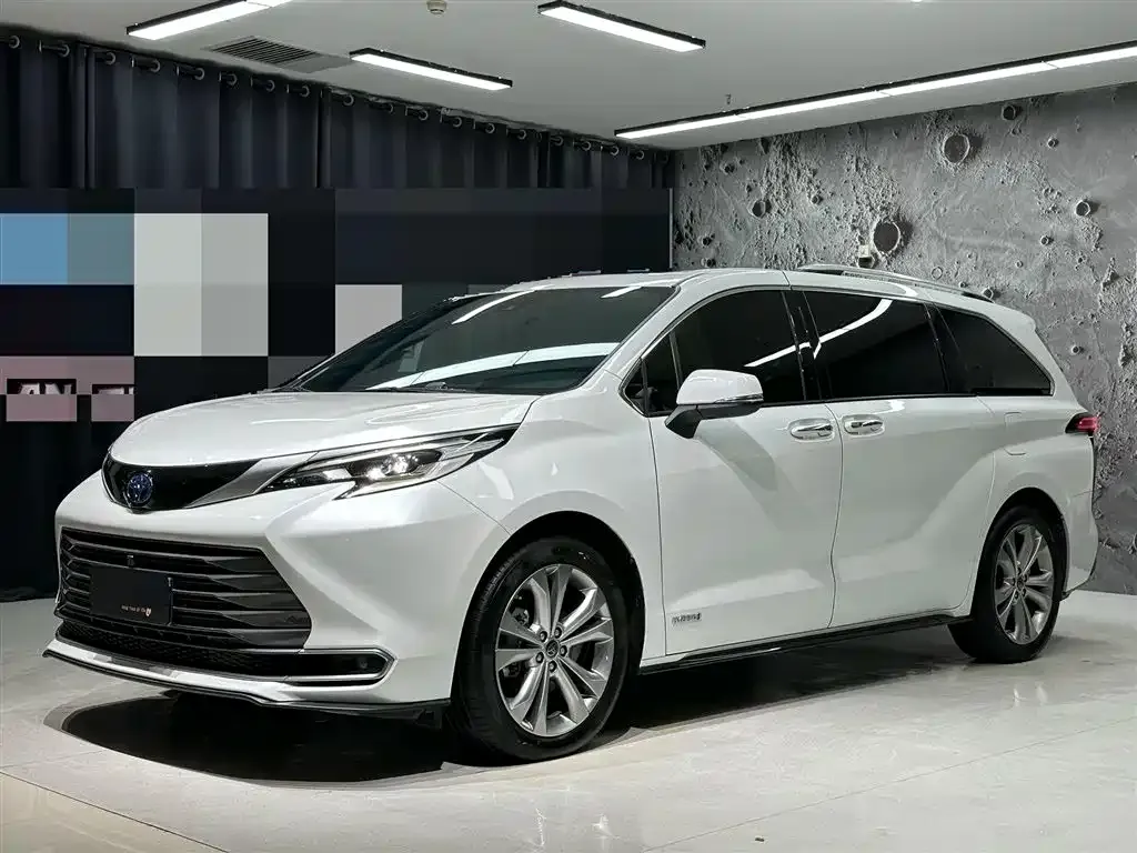 Toyota Sienna 2024 из CN, фото 1