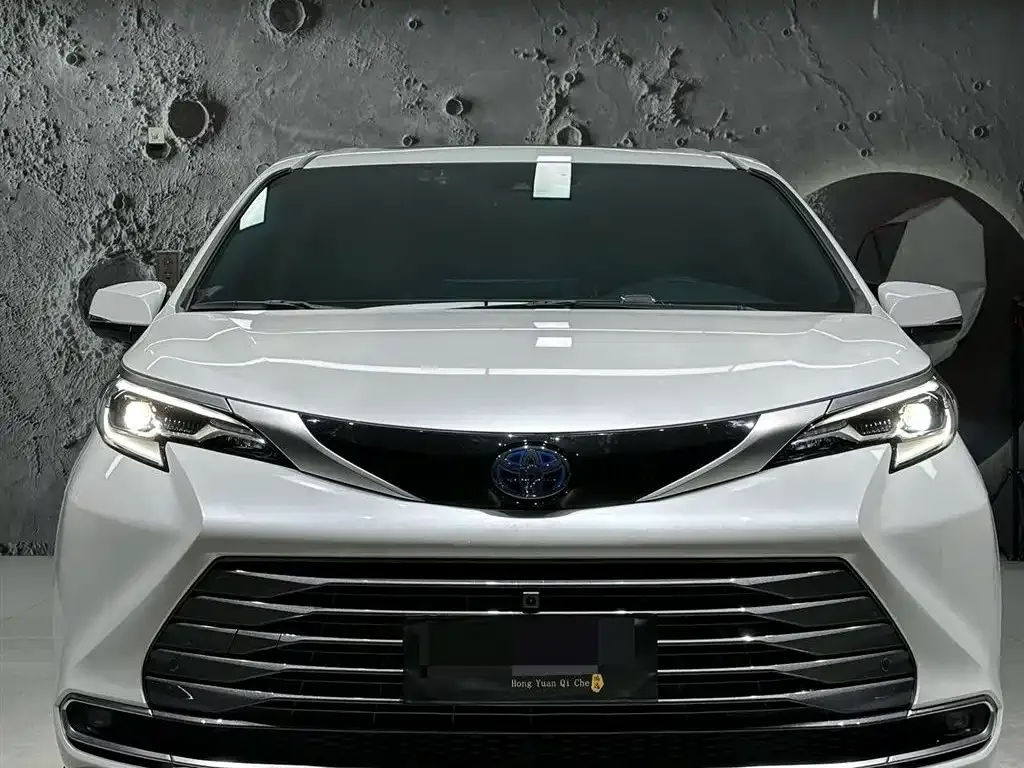Toyota Sienna 2024 из CN, фото 4