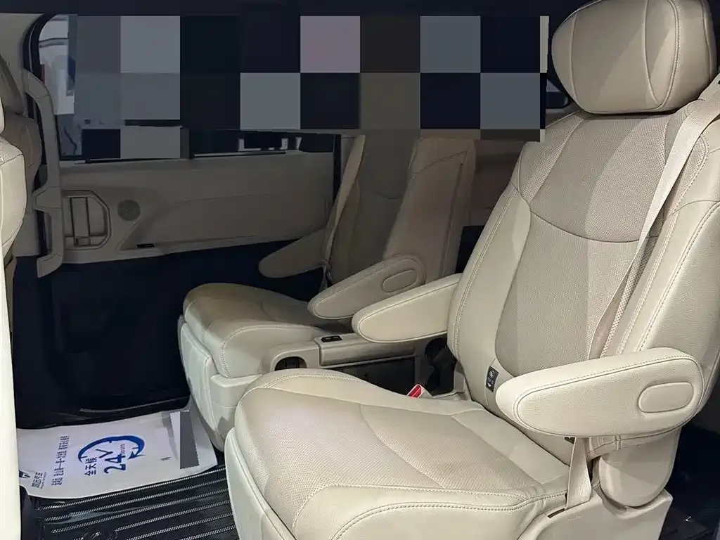 Toyota Sienna 2024 из CN, фото 9