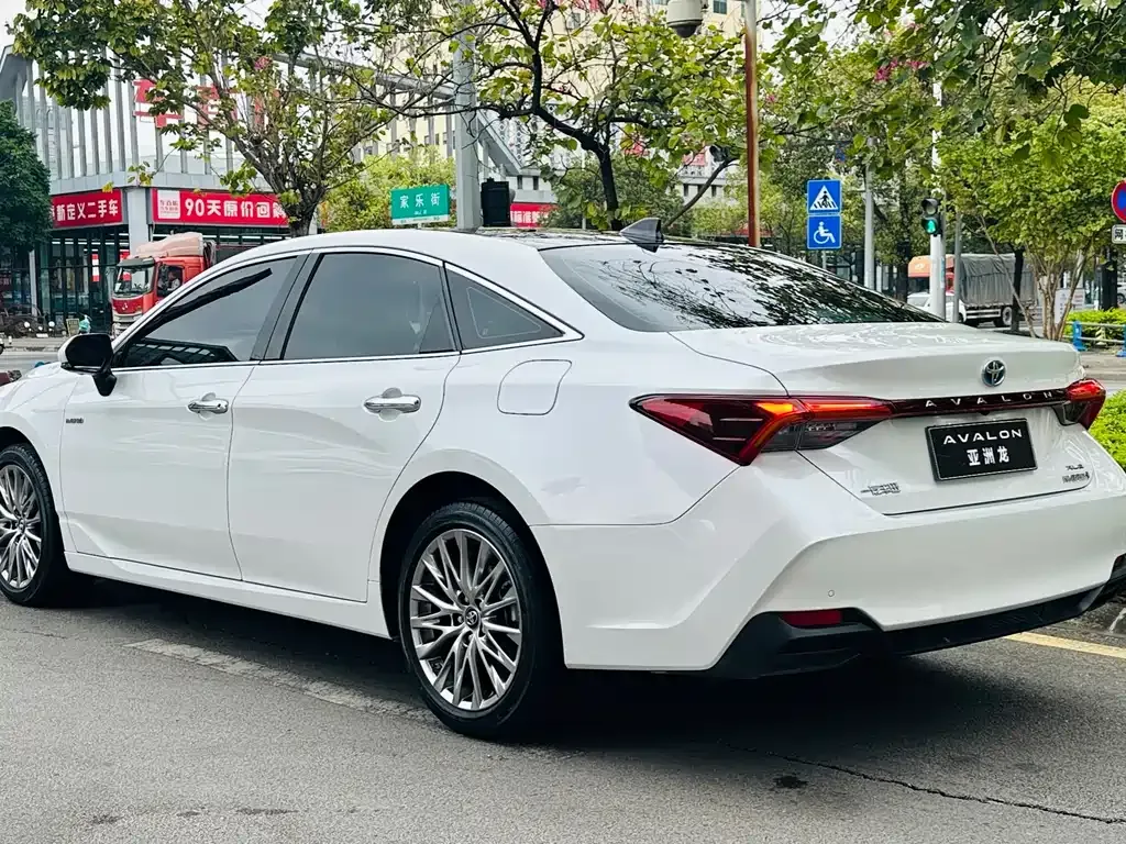 Toyota Avalon 2023 из CN, фото 8